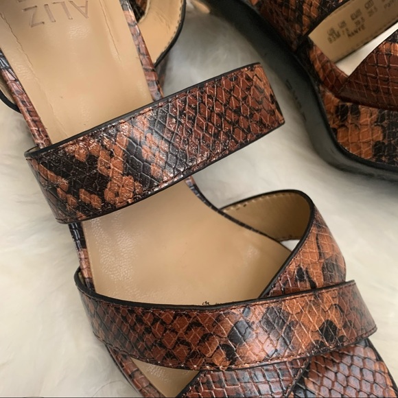 Naturalizer Kanye Brown Snakeskin Size 9.5 - Picture 4 of 7